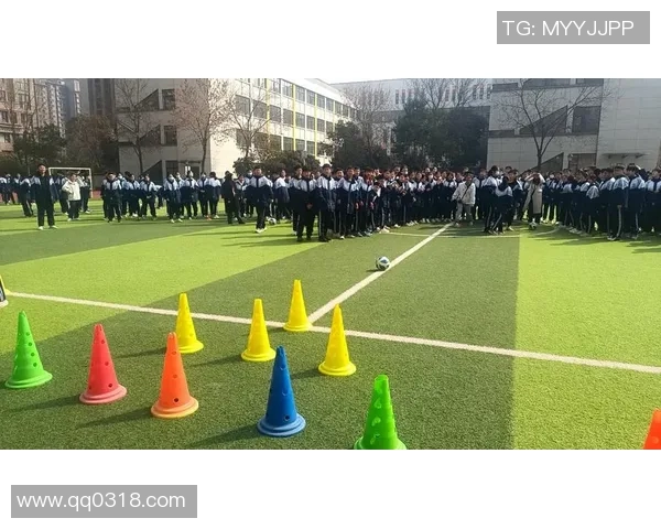 激情四溢的足球球赛让我们感受团队合作的力量与运动的魅力 激情四溢的足球球赛让我们感受团队合作的力量与运动的魅力